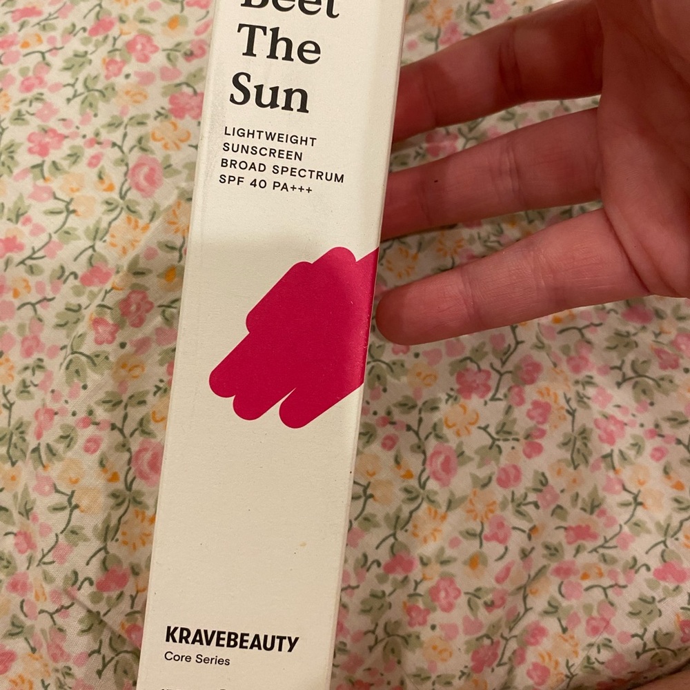 Beet The Sun Lightweight SPF 40 Sunscreen - Pink